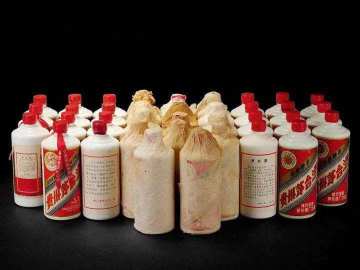 乳山老酒回收上门哪里回收(附近上门回收茅台酒）?